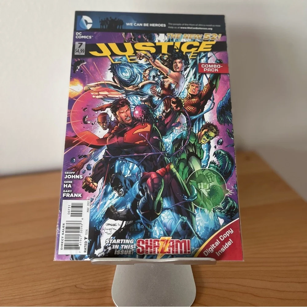 NEW Justice League #7 (May 2012) Comic Book